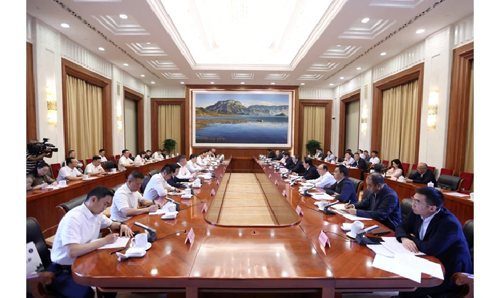 王予波与浙商总会企业家座谈