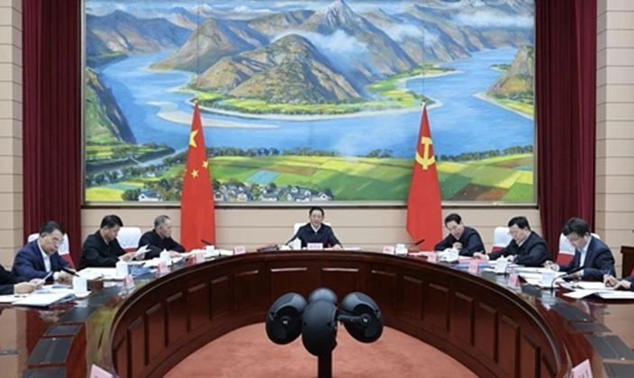 省政府党组会议常务会议强调 全面深刻准确领会和贯彻党中央战略部署