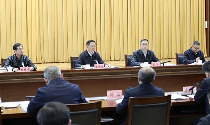 王予波在指导昭通市委常委班子民主生活会时强调 坚定不移把党的自我革命向纵深推进 把为民办事为民造福作为最重要政绩