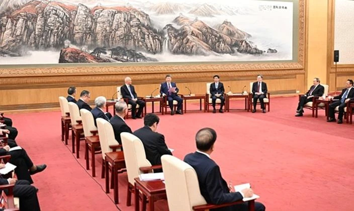 习近平同党外人士共迎新春