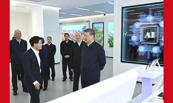 习近平：前瞻布局和发展未来产业