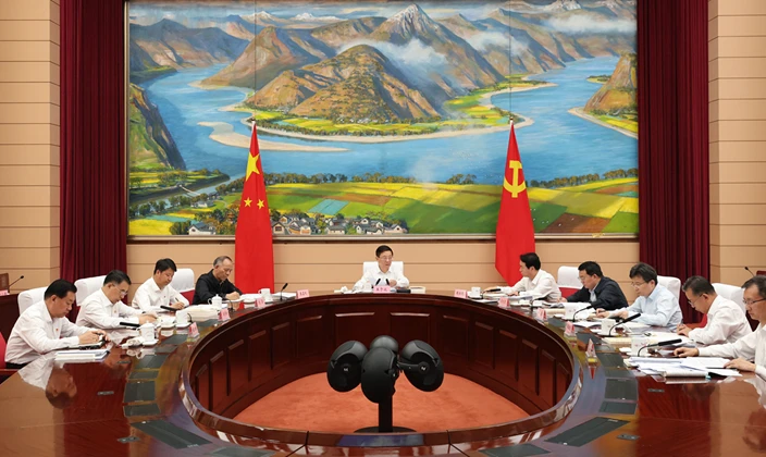 省政府党组理论学习中心组开展集中学习研讨 深入学习贯彻习近平党建思想 以高质量党建引领高质量发展